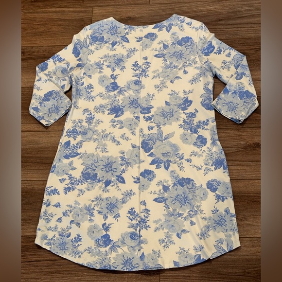 MAHI GOLD Hinckley Dress in Flowers for Evelyn in Sky Size XL - Picture 5 of 11